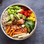 Poké bowl de salmón