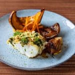 Bacalao con Costra de Hierbas y Almendras